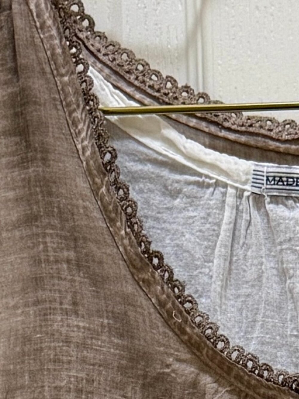 Made In Italy Women's Sleeveless Taupe Layered Tunic Top with Lace Trim Size M - Picture 7 of 12